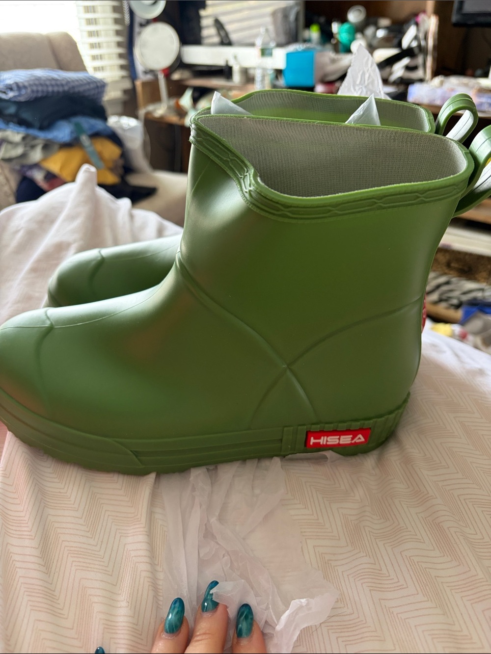 HiSea Tilla Olive Green Waterproof Pull-On Garden Boots NWT